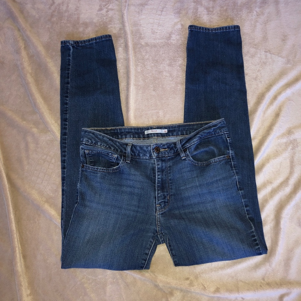 Levi's 712 SLIM stretchy size 30